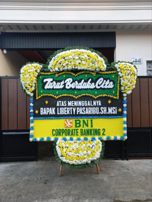 Papan Bunga Duka di Kampung Rakyat
